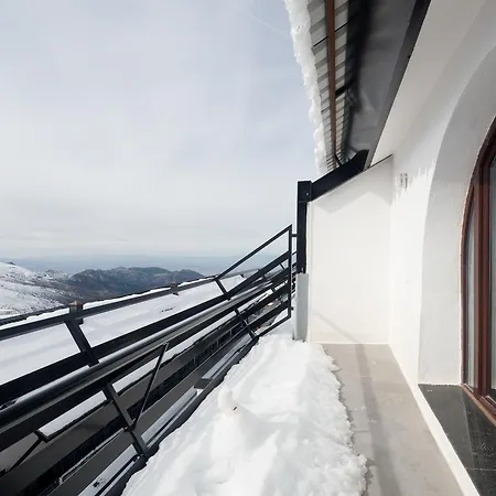 - Alpes Iii Apartment *